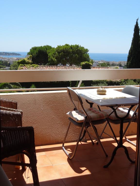 2 Bedroom Modern Apartment In Antibes With Sea View Стая снимка