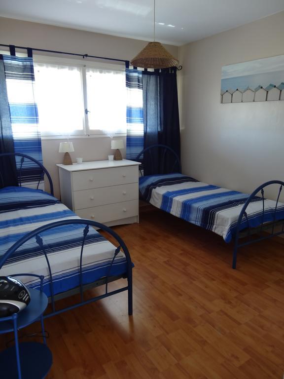 2 Bedroom Modern Apartment In Antibes With Sea View Стая снимка