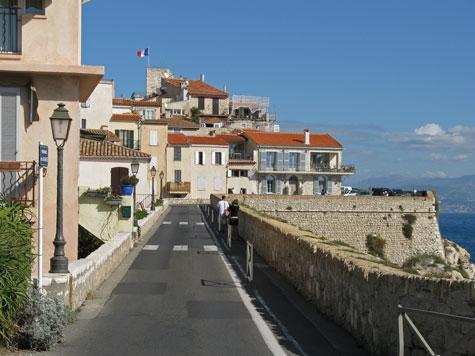 2 Bedroom Modern Apartment In Antibes With Sea View Екстериор снимка