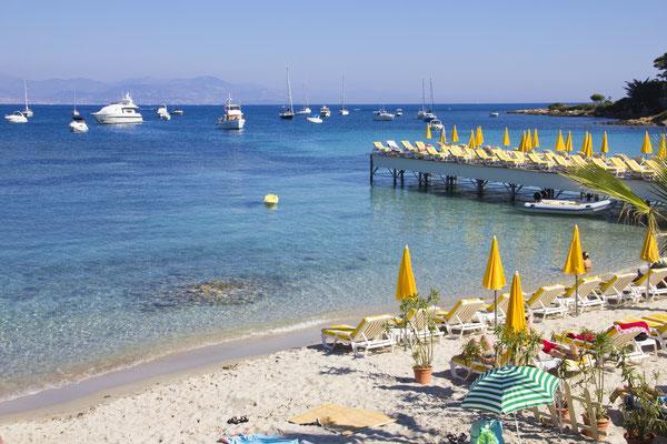2 Bedroom Modern Apartment In Antibes With Sea View Екстериор снимка
